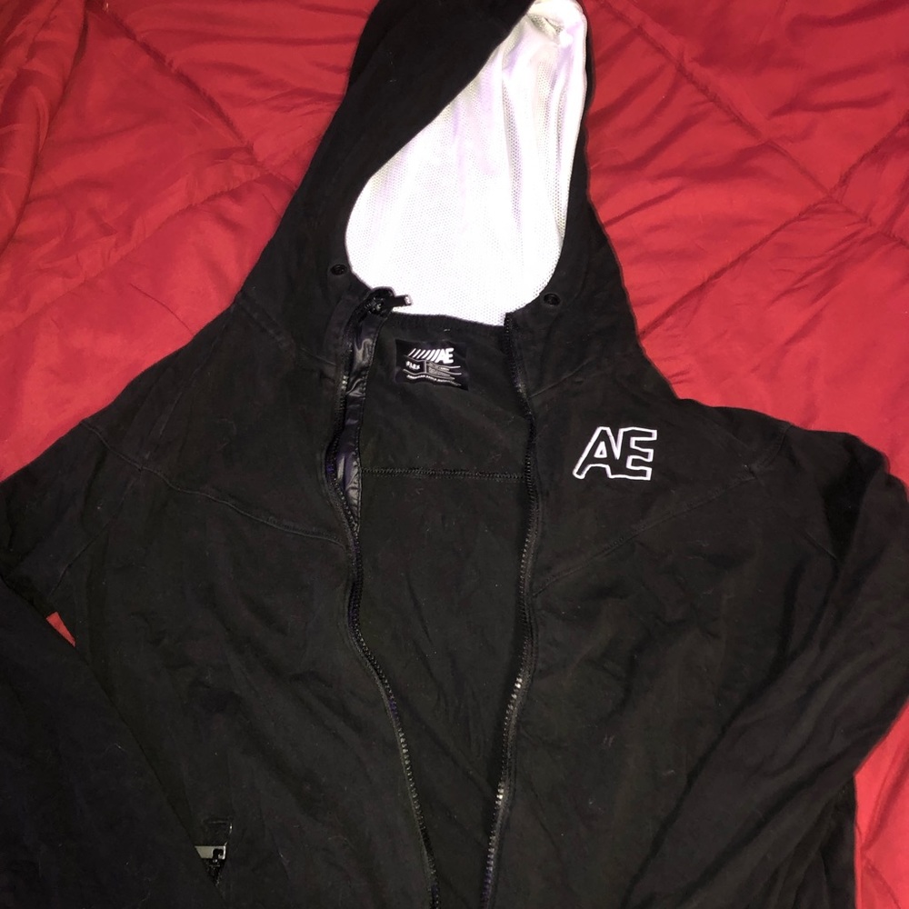 american eagle zip up hoodie